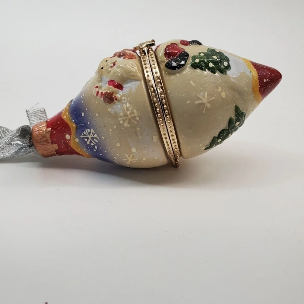 Vintage Hand Painted Gold Hinged Ceramic Fauxbergé T24